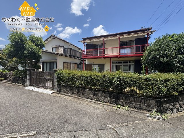 中古戸建の前面道路含む現地写真