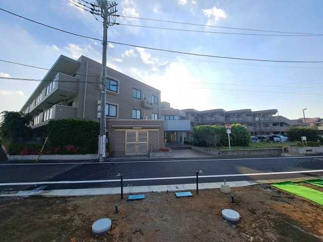 【外観】 | ロイヤルシャトー南大泉　(保谷店) | 公園が近く、緑豊かな住宅地でのびのびとした暮らし。
