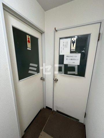 エクシード瓦町の玄関