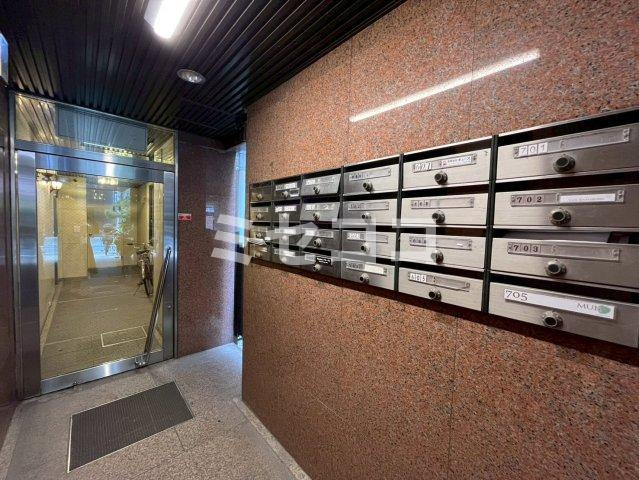 エクシード瓦町のエントランス