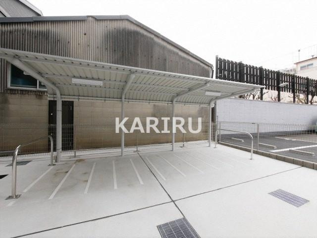 ファステート大阪ベースシティの駐車場