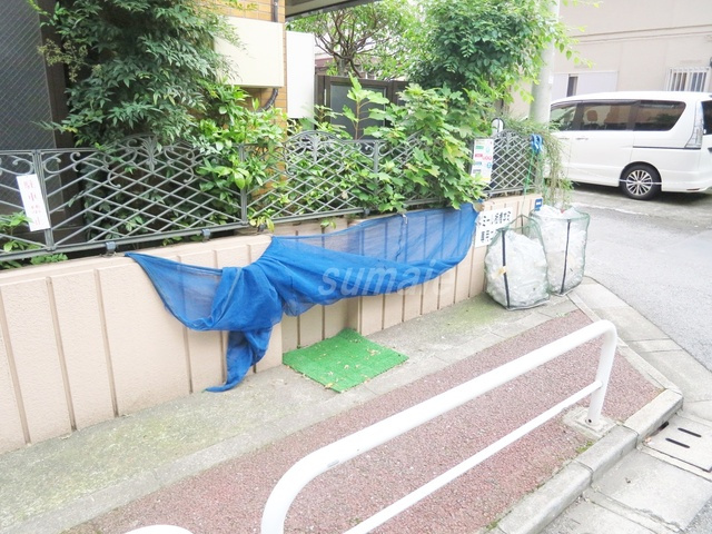 ドミール板橋本町のその他|ゴミ捨て場もすぐ近くです！！
