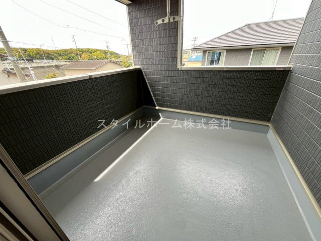 梅薮西町貸家のバルコニー