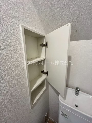 梅薮西町貸家の収納