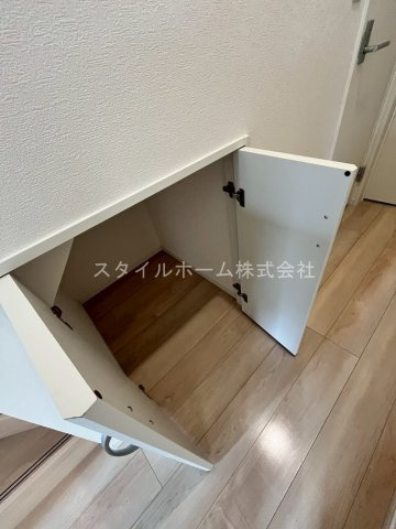 梅薮西町貸家の収納