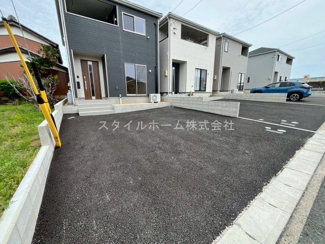 梅薮西町貸家の駐車場