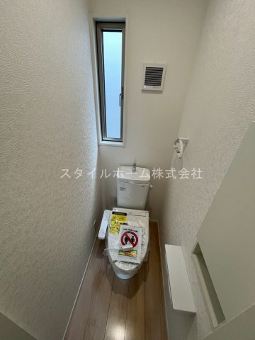梅薮西町貸家のトイレ