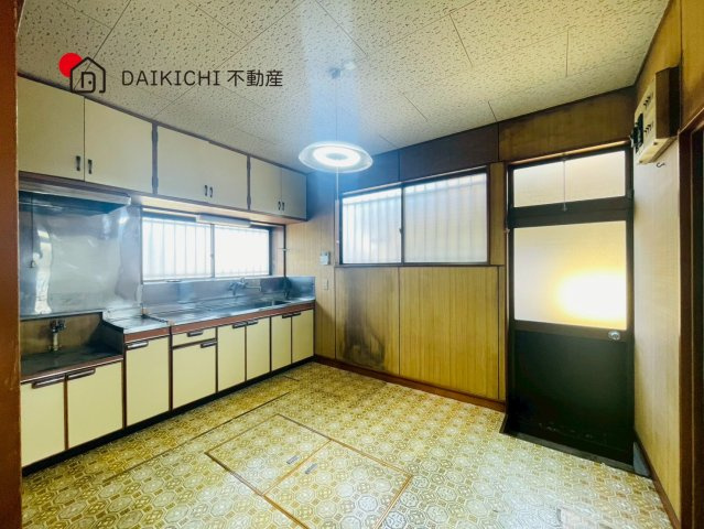 【居間・リビング】 | 桶川市大字加納　中古戸建