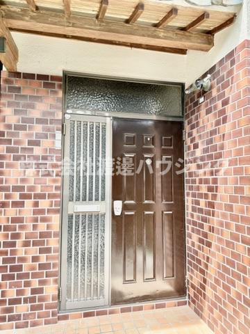 高田町貸家のエントランス
