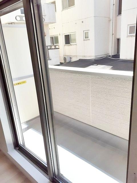 平塚市桃浜町のアパートのバルコニー