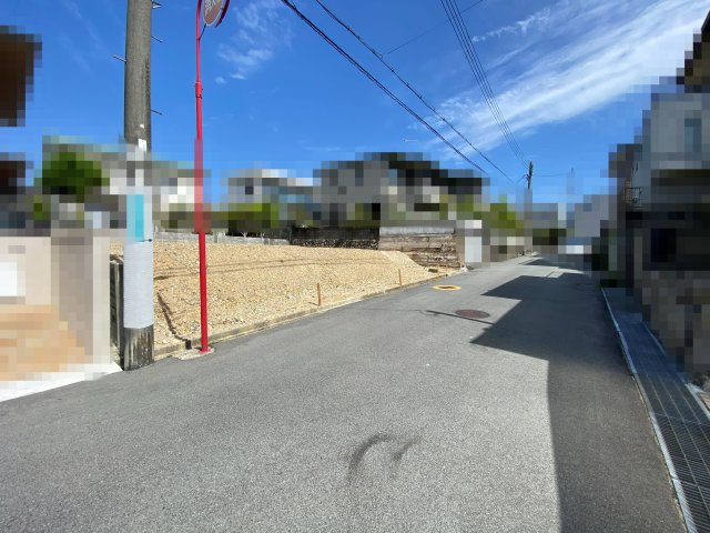 明石市松が丘5丁目　売土地の前面道路含む現地写真