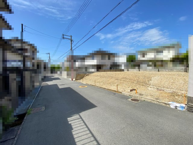 明石市松が丘5丁目　売土地の前面道路含む現地写真