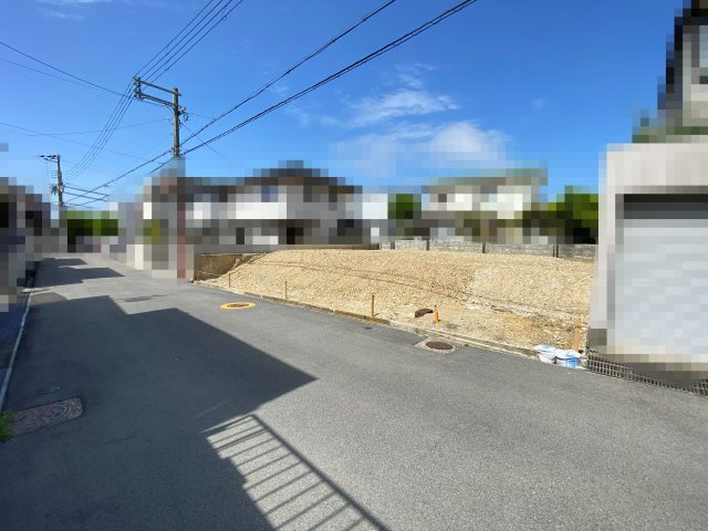 明石市松が丘5丁目　売土地の前面道路含む現地写真