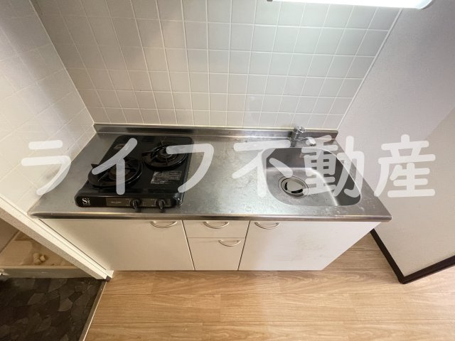 M’プラザ小阪駅前のキッチン|コンパクトなキッチンで掃除もラクラク