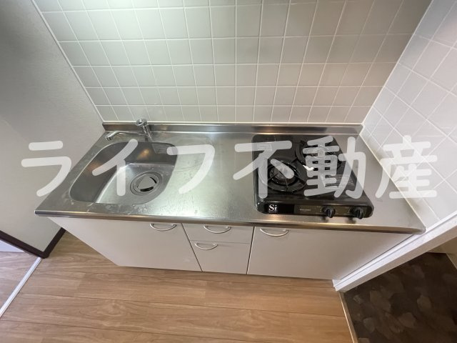 M’プラザ小阪駅前のキッチン|コンパクトなキッチンで掃除もラクラク