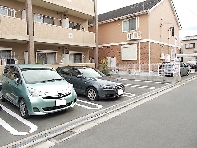 セレノ　アロッジオⅤの駐車場