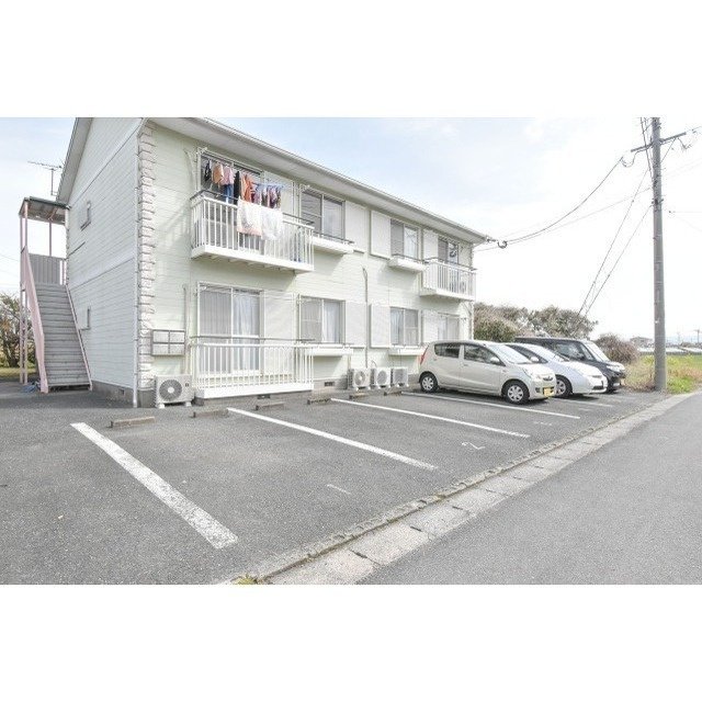 みのおハイムの駐車場