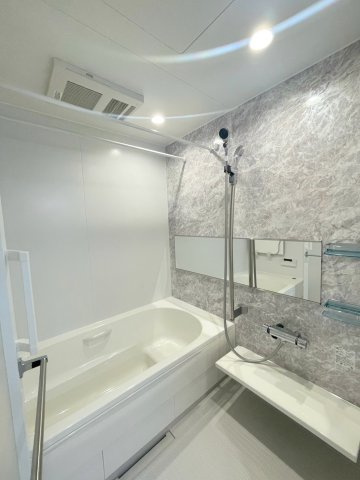 シャンテイル幡ヶ谷の浴室