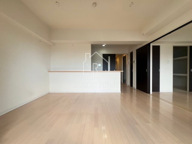 レジデンス・スエヒロ上本町の居間・リビング