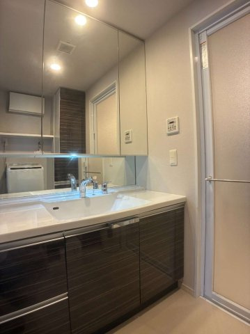【独立洗面台】 | アメックス波多江駅前 | ※居住中のため小物等をCGで消しています