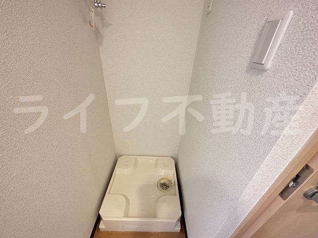 Ｍ’プラザ布施弐番館の洗面所|ゆったりとスペースのある洗面所