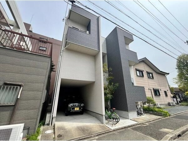Sereno内田橋の駐車場