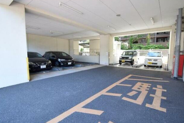 リファレンス大手町の駐車場
