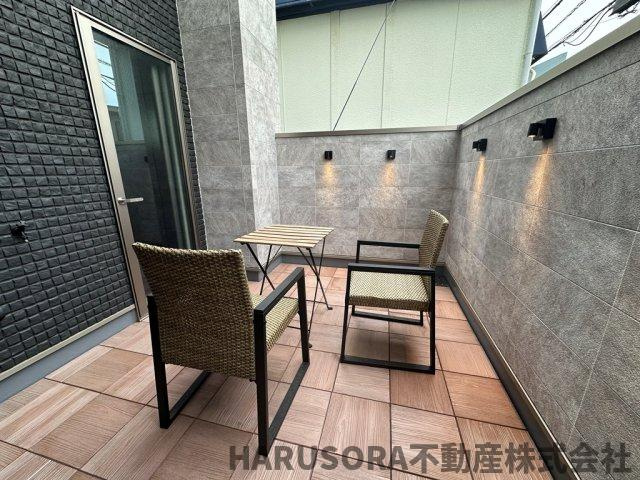 生駒市辻町　３階建のバルコニー