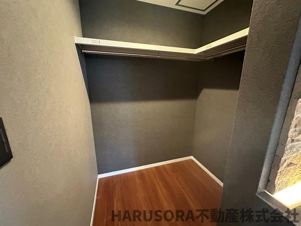 生駒市辻町　３階建の収納
