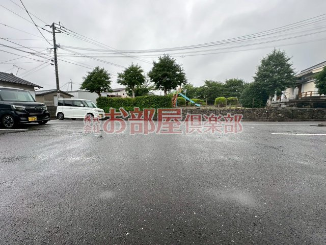グランドールヒルズの駐車場