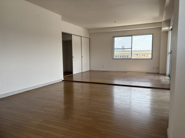 【居間・リビング】 | 南区花畑２丁目 　中古一戸建☆仲介手数料無料☆