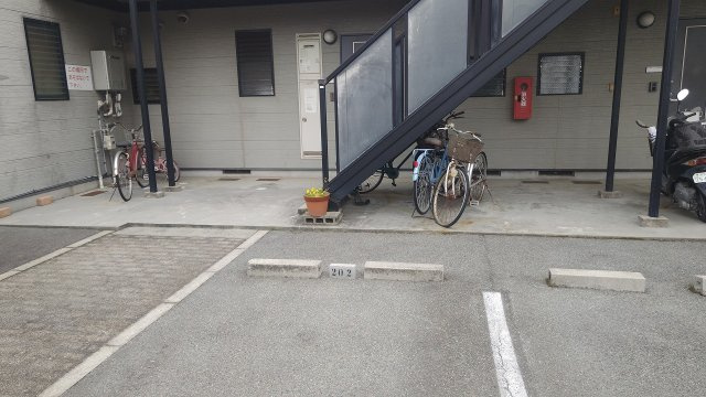 パセオナカイの駐車場
