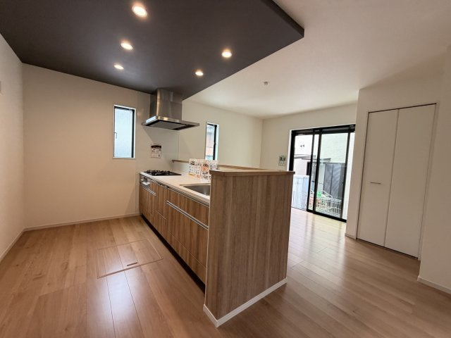 糟屋郡志免町志免１丁目４期　１号棟のキッチン