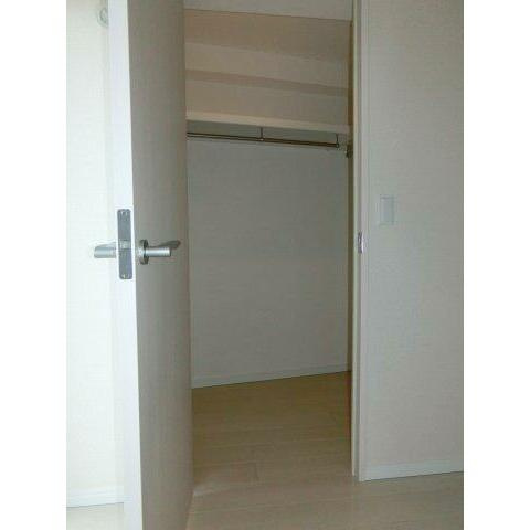 横浜市中区本郷町２丁目の賃貸マンションの収納
