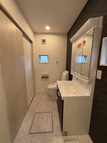 横川町houseの洗面所