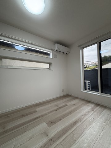 横川町houseの洋室