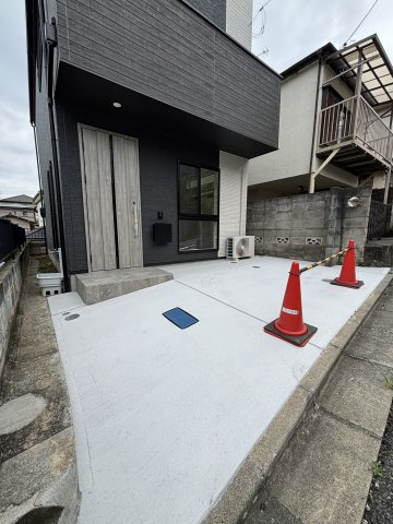 横川町houseの駐車場