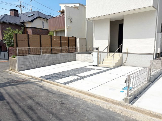 守谷市松ケ丘5丁目1期　新築戸建て　2号棟の駐車場|カースペースは2台お停めいただけます♪