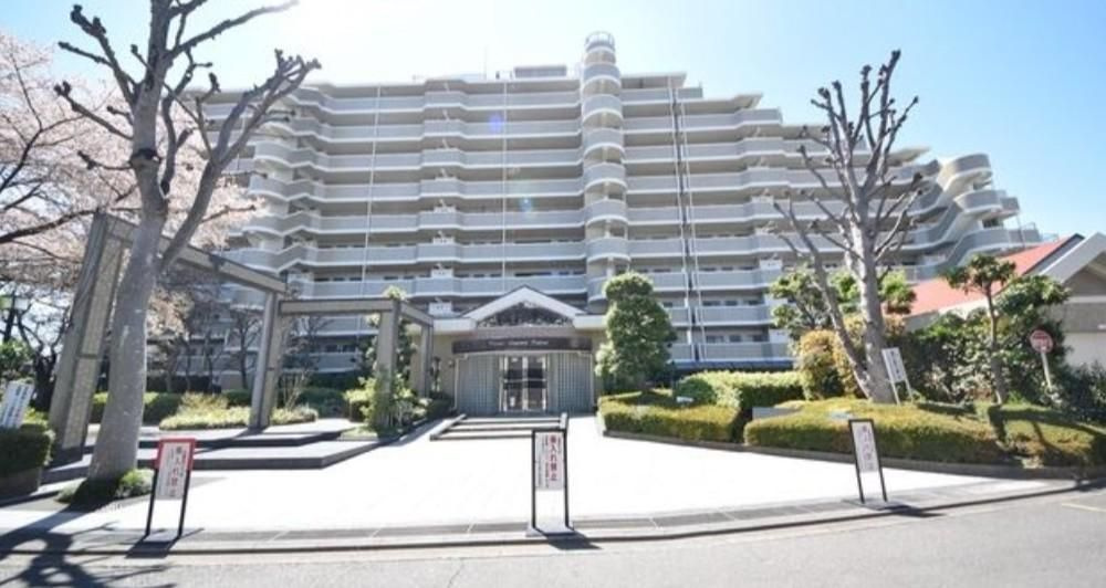 コスモ狭山富士見の外観