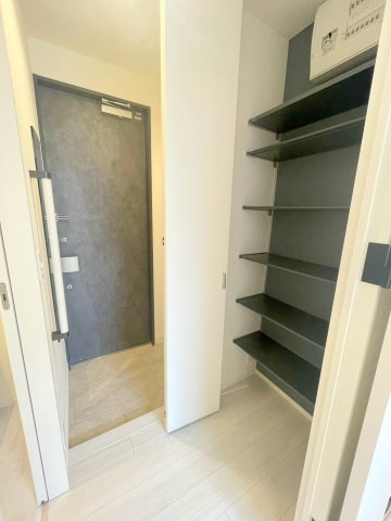 シャンテイル幡ヶ谷の玄関