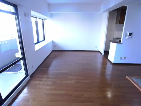 フロンティアホームズ芦屋の居間・リビング