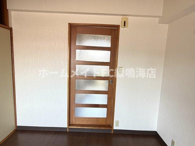 大岡ビルの洋室