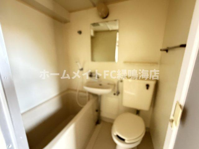 大岡ビルの浴室