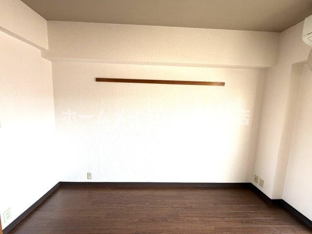 大岡ビルの洋室