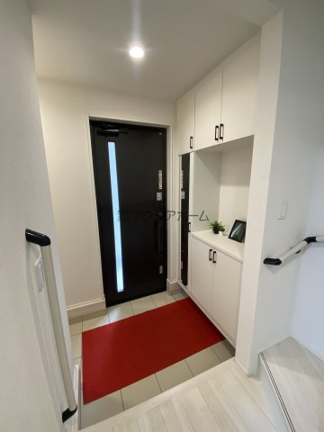 所沢市上新井5丁目・全1棟　新築一戸建　～全室南向き～の玄関