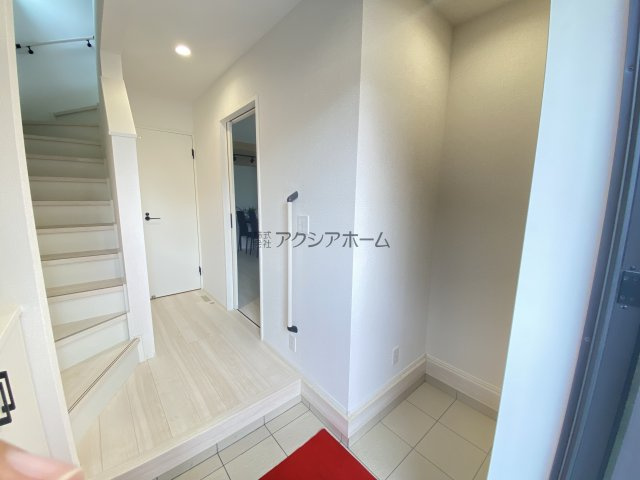 所沢市上新井5丁目・全1棟　新築一戸建　～全室南向き～の玄関|SIC