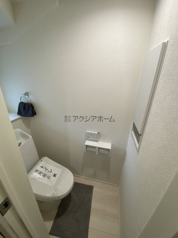 所沢市上新井5丁目・全1棟　新築一戸建　～全室南向き～のトイレ|温水洗浄機能付き