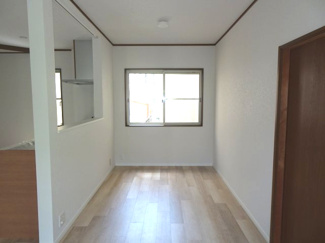 【居間・リビング】 | 川西市清和台東２丁目4の79　中古一戸建て