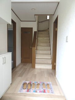 【玄関】 | 川西市清和台東２丁目4の79　中古一戸建て