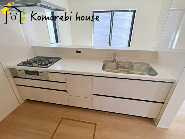 伊奈町栄　5期　新築一戸建て　グラファーレ　01のキッチン|きれいなキッチンです
